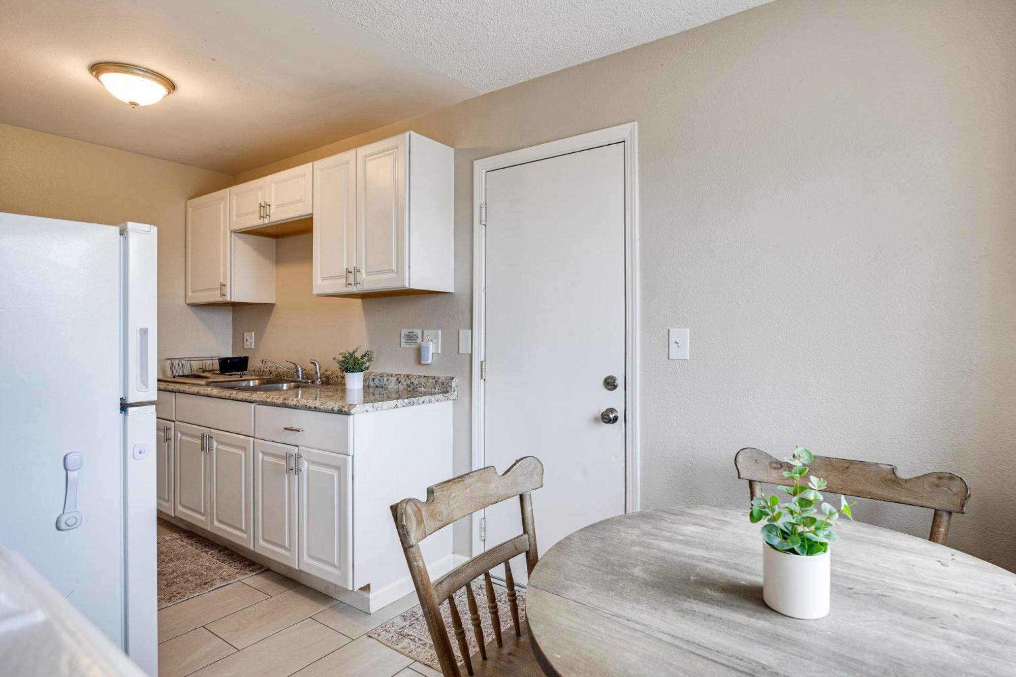 Convenient Joshua Tree Apartment - Walk To Town! Zewnętrze zdjęcie